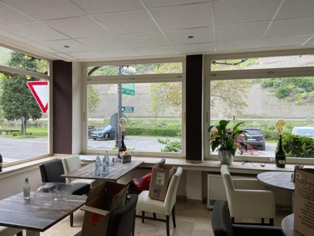 Hotel Zur Winzergenossenschaft Ernst Extérieur photo