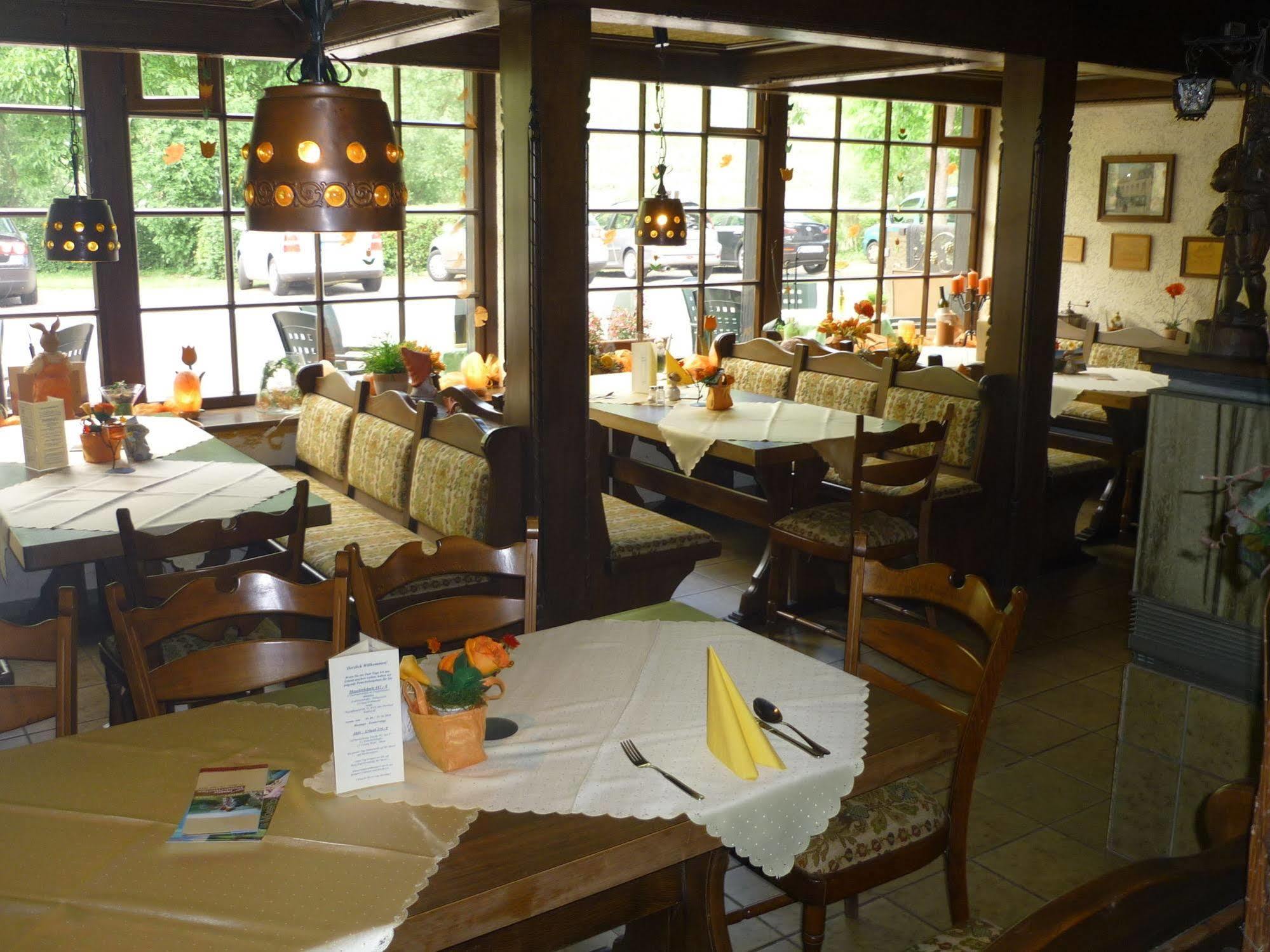 Hotel Zur Winzergenossenschaft Ernst Extérieur photo